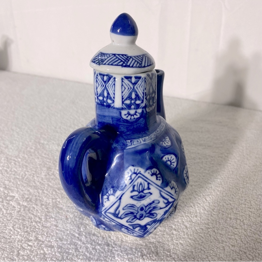 Vintage Blue White Chinese Porcelain Teapot - Picture 9 of 11